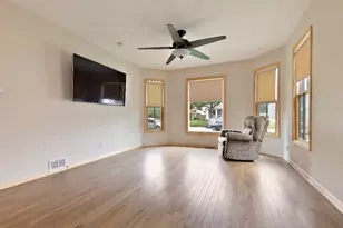 218 N London Ave, Rockford, IL 61107 - Photo 5