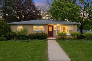 1 N Edward St, Mount Prospect, IL 60056 - Photo 1