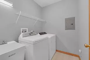 8747 W Bryn Mawr Ave, Chicago, IL 60631 - Photo 27