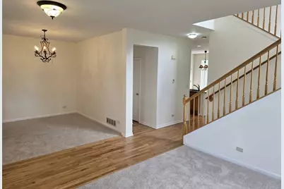 211 Valley View Drive, Saint Charles, IL 60175 - Photo 9