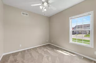 3802 Sandstone Dr, Champaign, IL 61822 - Photo 23