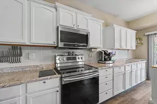 3802 Sandstone Dr, Champaign, IL 61822 - Photo 11