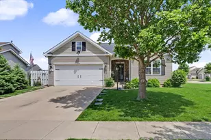 3802 Sandstone Dr, Champaign, IL 61822 - Photo 3