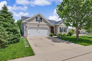 3802 Sandstone Dr, Champaign, IL 61822 - Photo 3