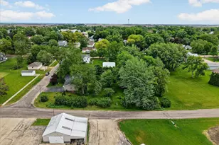 405 W Cherry St, Forreston, IL 61030 - Photo 37
