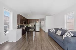7952 S Marquette Ave, Chicago, IL 60617 - Photo 5