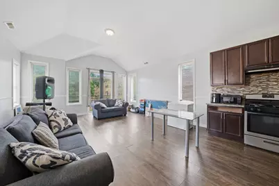 7952 S Marquette Avenue, Chicago, IL 60617 - Photo 3