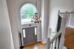 352 Millcreek Ln, Naperville, IL 60540 - Photo 19