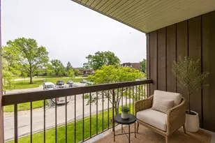 450 Raintree Ct, Glen Ellyn, IL 60137 - Photo 21