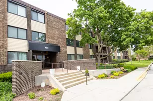 450 Raintree Ct, Glen Ellyn, IL 60137 - Photo 1