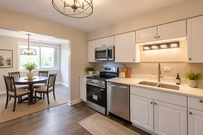 450 Raintree Court #2B, Glen Ellyn, IL 60137 - Photo 9