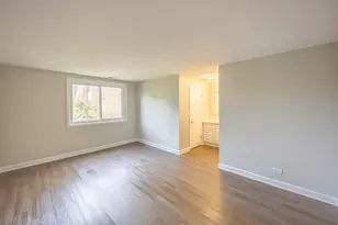 450 Raintree Ct, Glen Ellyn, IL 60137 - Photo 13