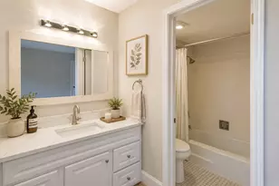 450 Raintree Ct, Glen Ellyn, IL 60137 - Photo 17