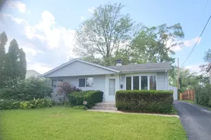 208 Albert Terrace, Wheeling, IL 60090 - Photo 1