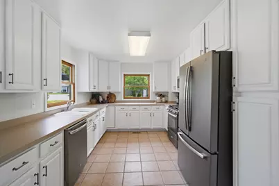 1010 Sunnyside Avenue, Wauconda, IL 60084 - Photo 11