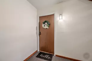 22 Superior Ct, Schaumburg, IL 60193 - Photo 3