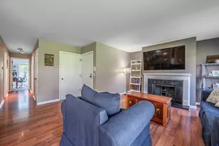 22 Superior Ct, Schaumburg, IL 60193 - Photo 9