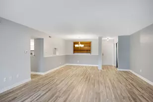 740 Saint Andrews Ln, Crystal Lake, IL 60014 - Photo 7