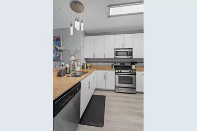 757 N Orleans Street #710, Chicago, IL 60654 - Photo 9