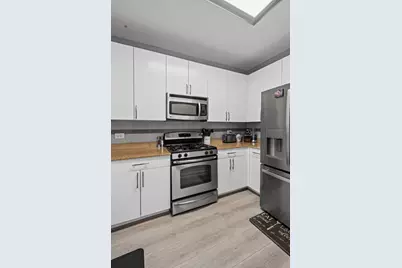 757 N Orleans Street #710, Chicago, IL 60654 - Photo 11