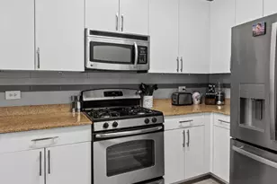 757 N Orleans St, Chicago, IL 60654 - Photo 11