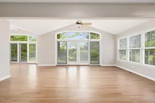 2S560 Seneca Dr, Wheaton, IL 60189 - Photo 11