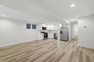 2342 N Lawndale Ave, Chicago, IL 60647 - Photo 29