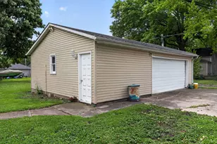812 N 5th St, Breese, IL 62230 - Photo 7