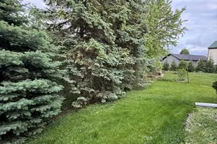 305 Elwood Ct, Westmont, IL 60559 - Photo 3