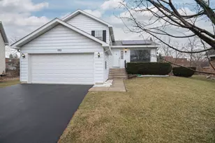 305 Elwood Ct, Westmont, IL 60559 - Photo 1
