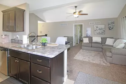 402 S McLean Street, Hudson, IL 61748 - Photo 5
