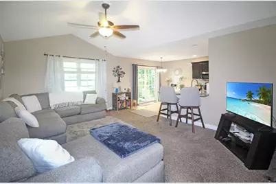 402 S McLean Street, Hudson, IL 61748 - Photo 3