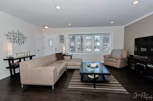 533 Bobby Ln, Mundelein, IL 60060 - Photo 9