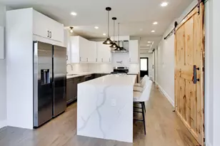 5320 N Moody Ave, Chicago, IL 60630 - Photo 7