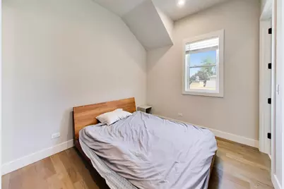 5320 N Moody Avenue, Chicago, IL 60630 - Photo 23