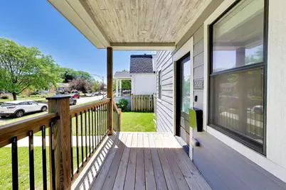 5320 N Moody Avenue, Chicago, IL 60630 - Photo 3