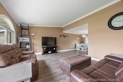 345 Hillcrest Lane, Lombard, IL 60148 - Photo 3