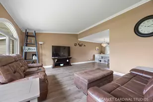 345 Hillcrest Ln, Lombard, IL 60148 - Photo 3