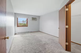 4404 W Shamrock Ln, McHenry, IL 60050 - Photo 17