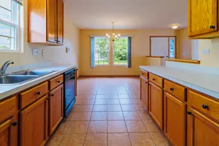 21537 Vesper St, Crest Hill, IL 60403 - Photo 9