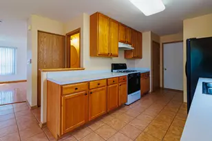 21537 Vesper St, Crest Hill, IL 60403 - Photo 7