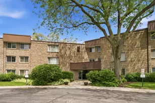 2600 Brookwood Way Dr, Rolling Meadows, IL 60008 - Photo 1