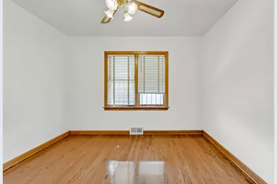 8242 S Damen Avenue, Chicago, IL 60620 - Photo 7
