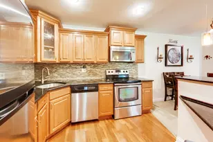 1101 Pleasant Run Dr, Wheeling, IL 60090 - Photo 7