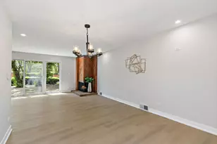 2013 Post Oak Pl, Schaumburg, IL 60173 - Photo 5