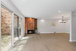2013 Post Oak Pl, Schaumburg, IL 60173 - Photo 3