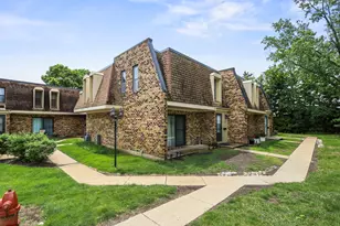 2130 Country Club Dr, Woodridge, IL 60517 - Photo 1