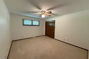 613 Fairlane Dr, Joliet, IL 60435 - Photo 15