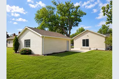 302 E Fine Street, Ashkum, IL 60911 - Photo 35