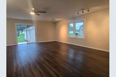 302 E Fine Street, Ashkum, IL 60911 - Photo 13
